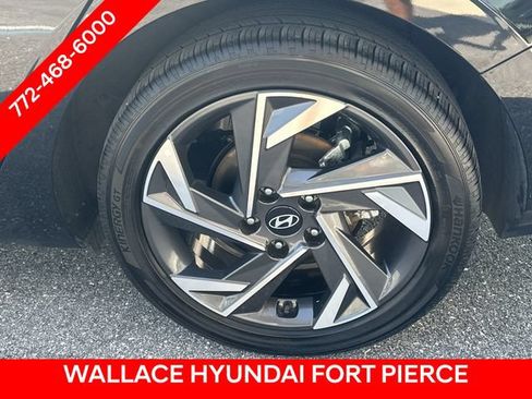 Used 2025 Hyundai Elantra SEL FWD image 10
