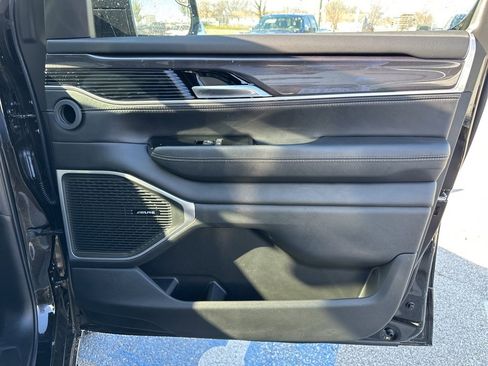 New 2024 Jeep Wagoneer Base w/ Premium Group I image 21