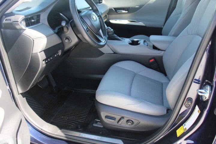 Certified 2023 Toyota Venza Limited AWD/4WD image 11