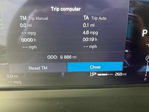 Certified 2025 Volvo XC40 B5 Core AWD/4WD image 21
