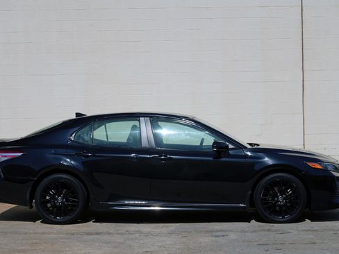 Used 2020 Toyota Camry SE FWD image 46
