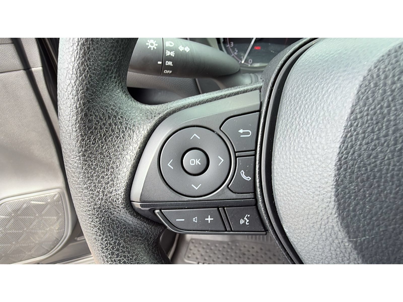 Certified 2025 Toyota RAV4 LE AWD/4WD image 28