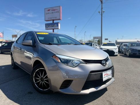 Used 2014 Toyota Corolla LE image 1