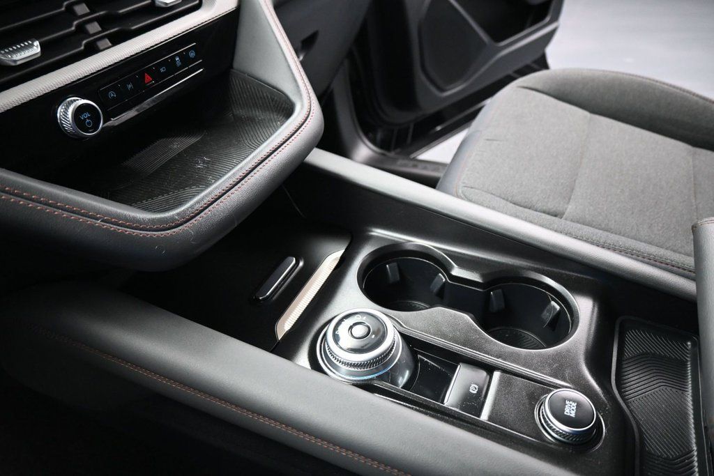 Certified 2025 Ford Explorer Active AWD/4WD image 19