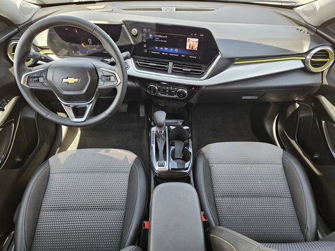 Used 2025 Chevrolet Trax LT w/ Driver Confidence Package FWD image 26