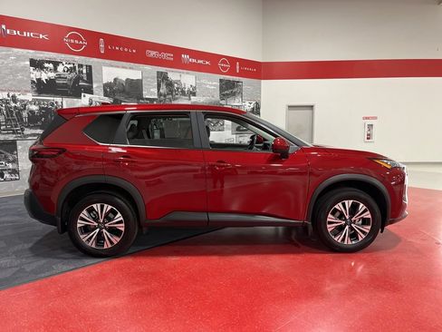 Used 2023 Nissan Rogue SV AWD/4WD image 2
