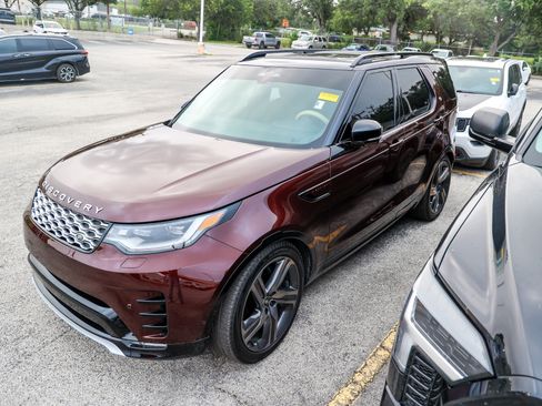 Used 2026 Land Rover Discovery Limited Edition AWD/4WD image 10