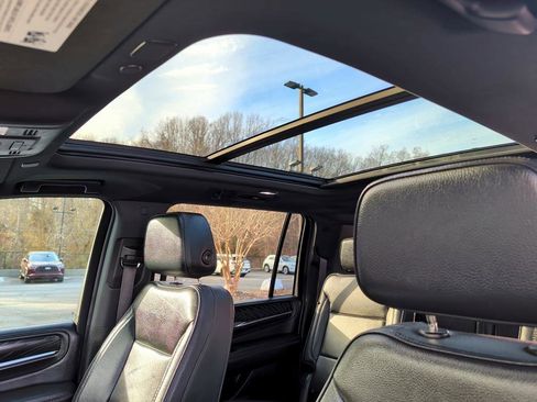 Used 2023 GMC Yukon XL Denali image 27
