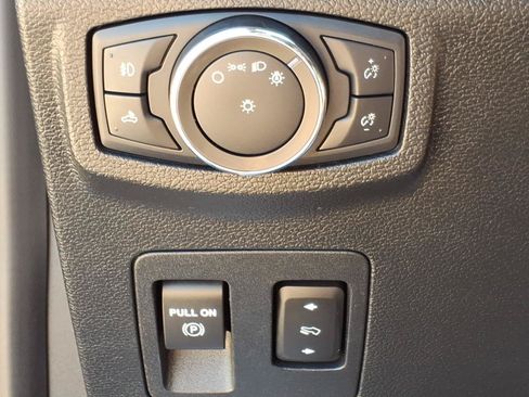 Used 2020 Ford F150 XLT w/ Equipment Group 302A Luxury AWD/4WD image 17