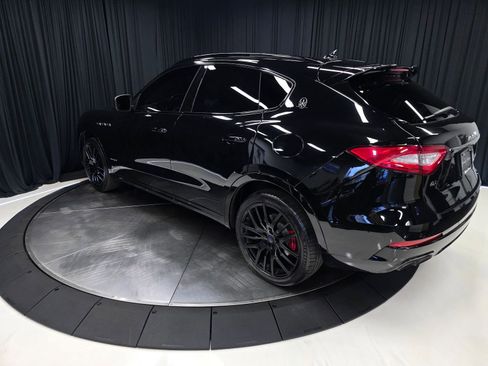 Used 2018 Maserati Levante GranSport image 9