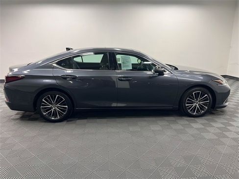 Certified 2025 Lexus ES 350 350 w/ Premium Package image 4