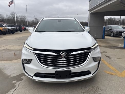 Used 2024 Buick Enclave Essence w/ Experience Buick Package image 2