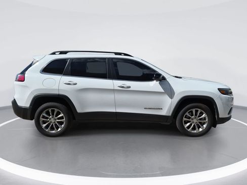 Used 2022 Jeep Cherokee Latitude Lux w/ Sun & Sound Group FWD image 9
