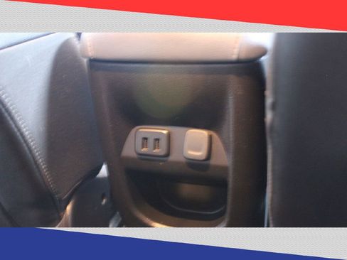 Used 2018 Chevrolet Colorado Z71 w/ Centennial Edition image 23