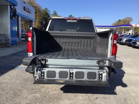 Used 2023 Chevrolet Silverado 1500 ZR2 w/ Technology Package image 5