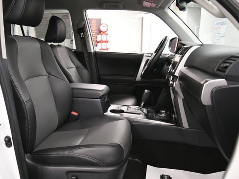 Certified 2024 Toyota 4Runner SR5 Premium image 25