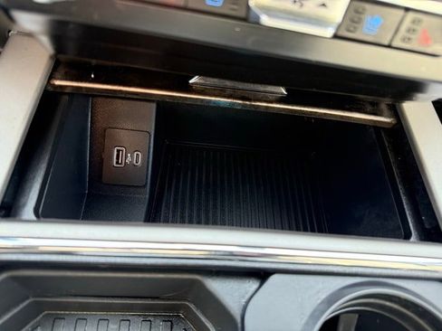 Used 2022 Ford F250 Lariat w/ Chrome Package image 20