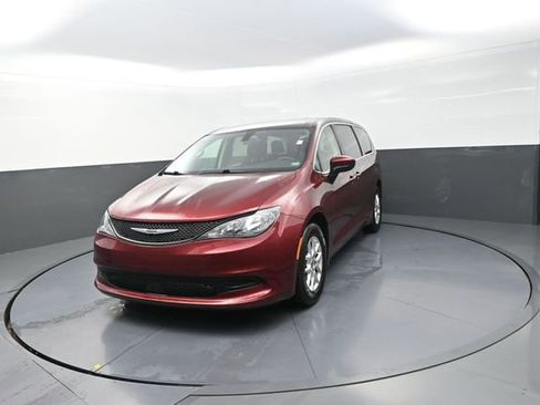Used 2022 Chrysler Voyager LX FWD image 72