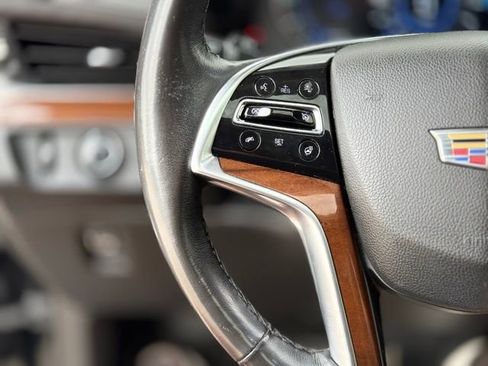 Used 2019 Cadillac Escalade Premium Luxury image 34