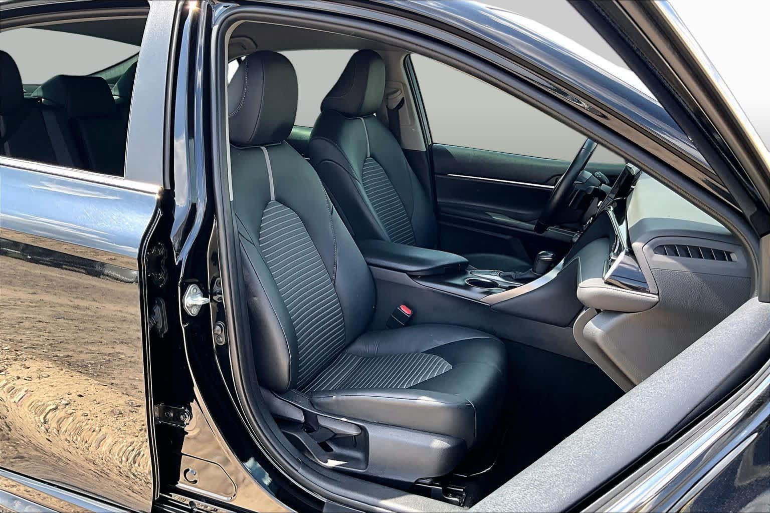 Used 2023 Toyota Camry SE FWD image 8