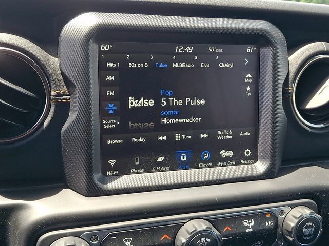 Used 2023 Jeep Wrangler Unlimited Sahara AWD/4WD image 16