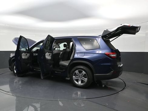 Used 2025 Honda Pilot EX-L image 29