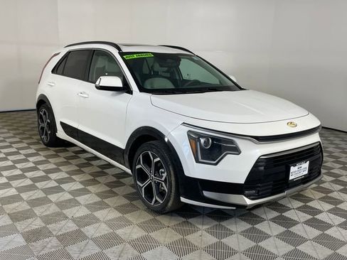 Certified 2023 Kia Niro EX Touring image 18