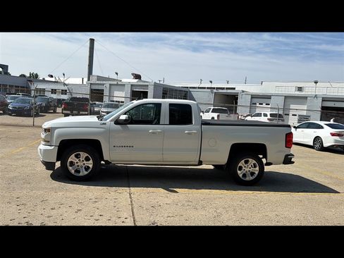 Used 2017 Chevrolet Silverado 1500 LT w/ All Star Edition AWD/4WD image 3