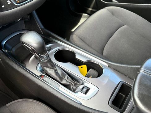 Used 2022 Chevrolet Malibu LT image 24