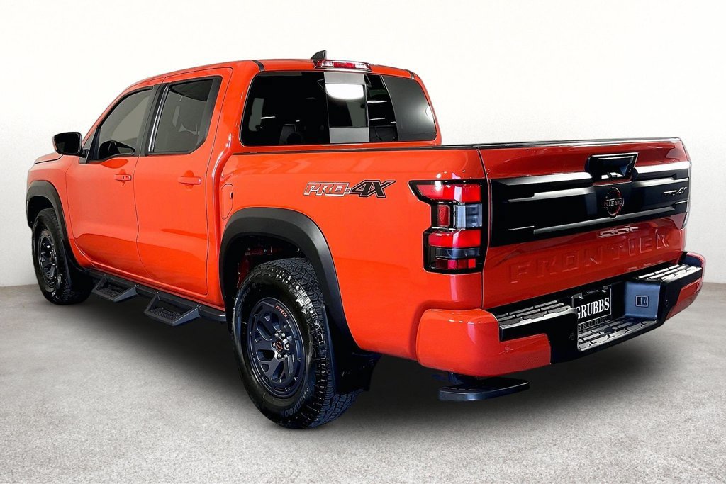 Used 2025 Nissan Frontier PRO-4X AWD/4WD image 14