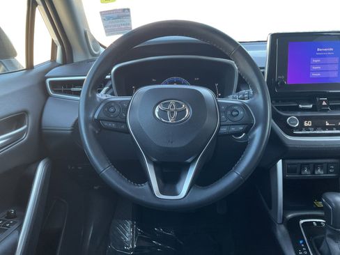 Used 2023 Toyota Corolla Cross XLE w/ Convenience Package image 8