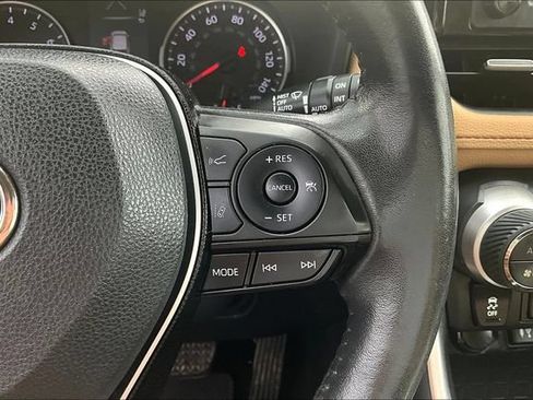 Used 2019 Toyota RAV4 XLE Premium w/ Cold Weather Package FWD image 12