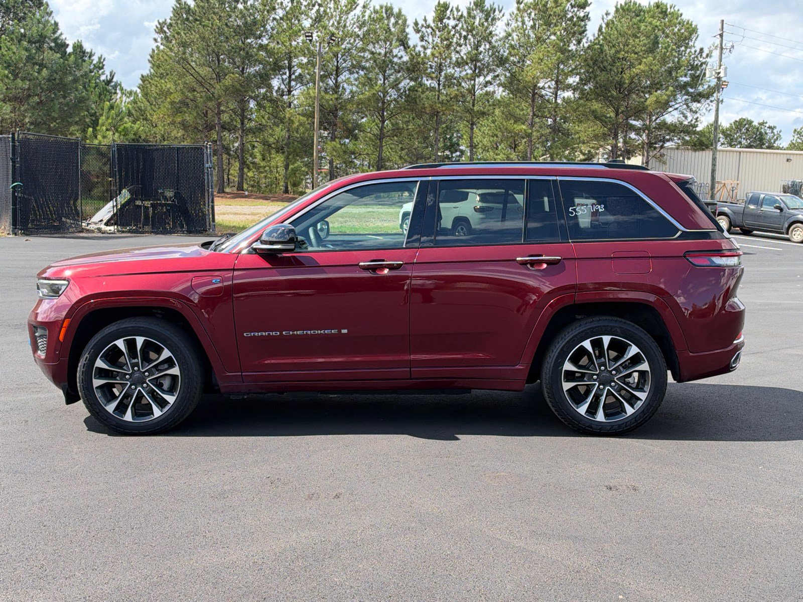 Used 2022 Jeep Grand Cherokee Overland AWD/4WD image 8