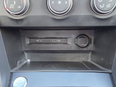 Used 2022 Volkswagen Taos SE AWD/4WD image 19