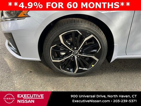 New 2025 Nissan Altima 2.5 SR image 8