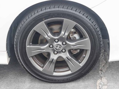 Used 2020 Toyota Sienna SE w/ SE Preferred Package FWD image 11
