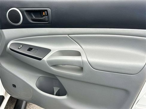 Used 2012 Toyota Tacoma 4x4 Double Cab image 23