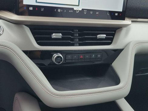 New 2026 Ford Explorer Active w/ Active Comfort Package AWD/4WD image 28