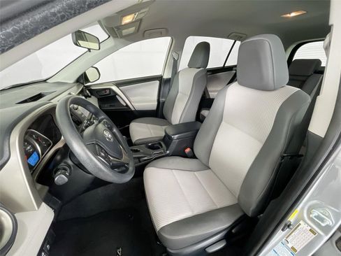Used 2015 Toyota RAV4 LE AWD/4WD image 22
