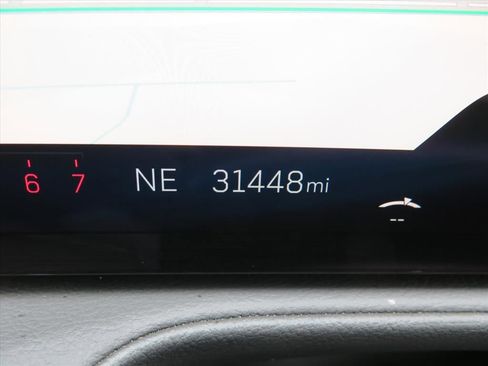 Used 2025 Cadillac XT4 Premium Luxury image 18