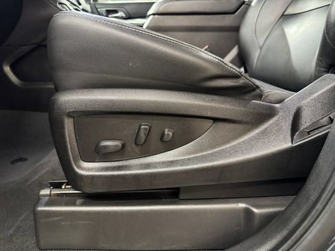 Used 2019 Chevrolet Suburban LT AWD/4WD image 15