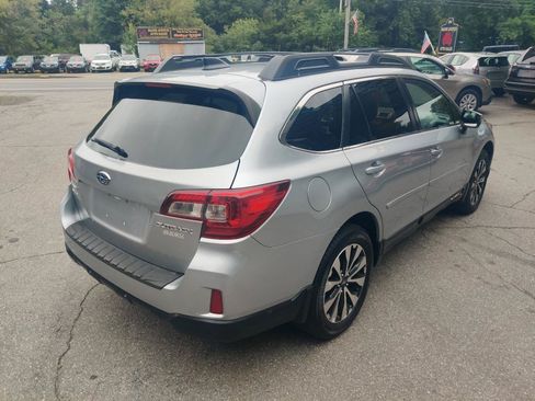 Used 2017 Subaru Outback 2.5i Limited AWD/4WD image 6