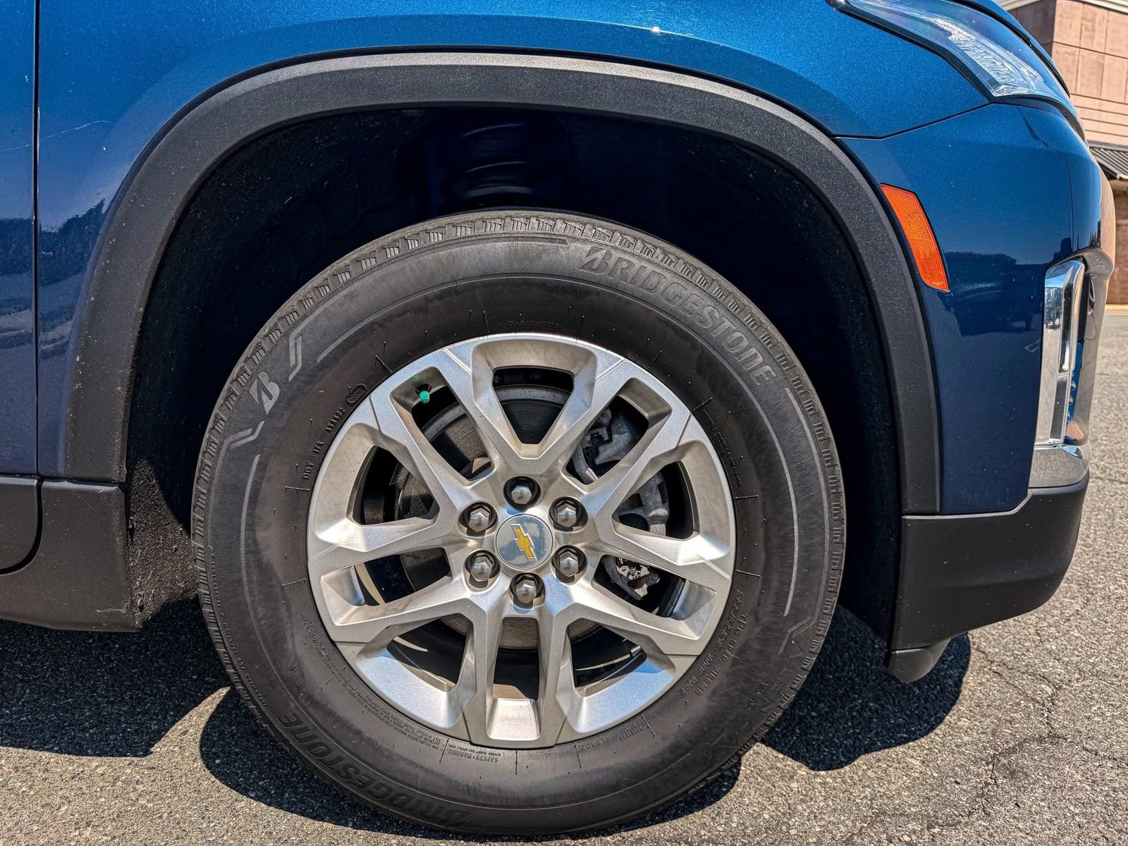 Used 2022 Chevrolet Traverse LS FWD image 33