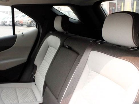 Used 2019 Chevrolet Equinox LT FWD image 16