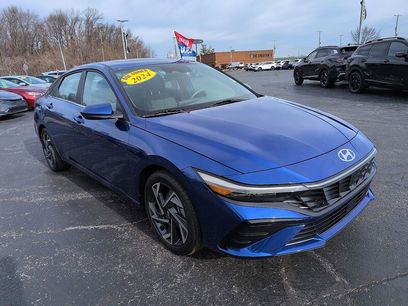 Used 2024 Hyundai Elantra SEL w/ Convenience Package