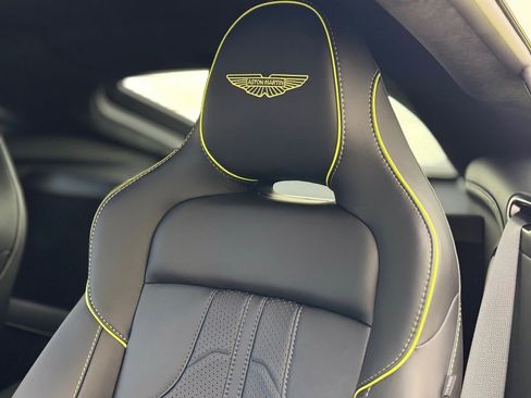 Used 2025 Aston Martin V8 Vantage Coupe image 43