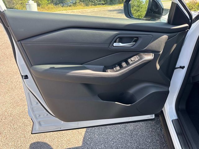New 2026 Nissan Rogue Dark Armor AWD/4WD image 23