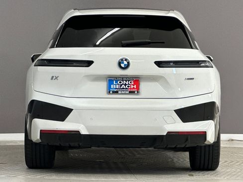Used 2024 BMW iX xDrive50 w/ Sport Package AWD/4WD image 9