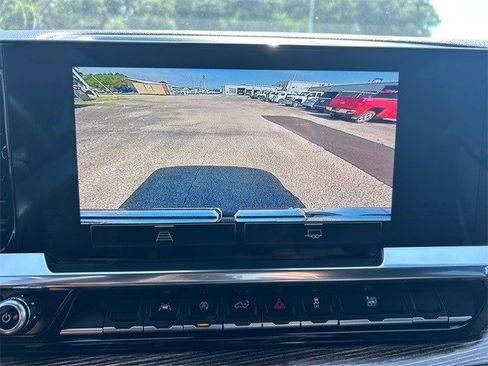 Used 2025 GMC Sierra 1500 Elevation image 38