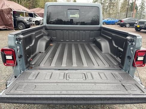 New 2025 Jeep Gladiator Rubicon w/ Convenience Group image 12